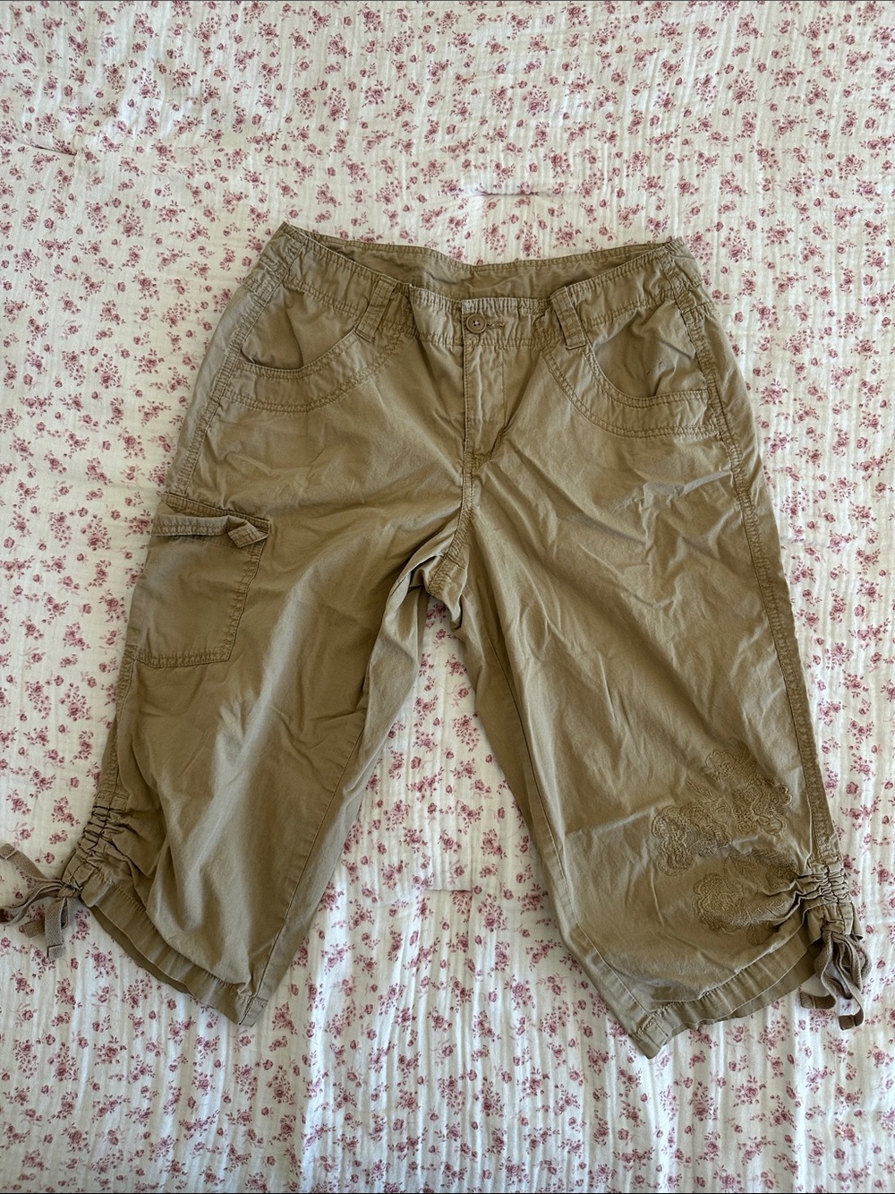 Y2K Cargo Embroidered Capris